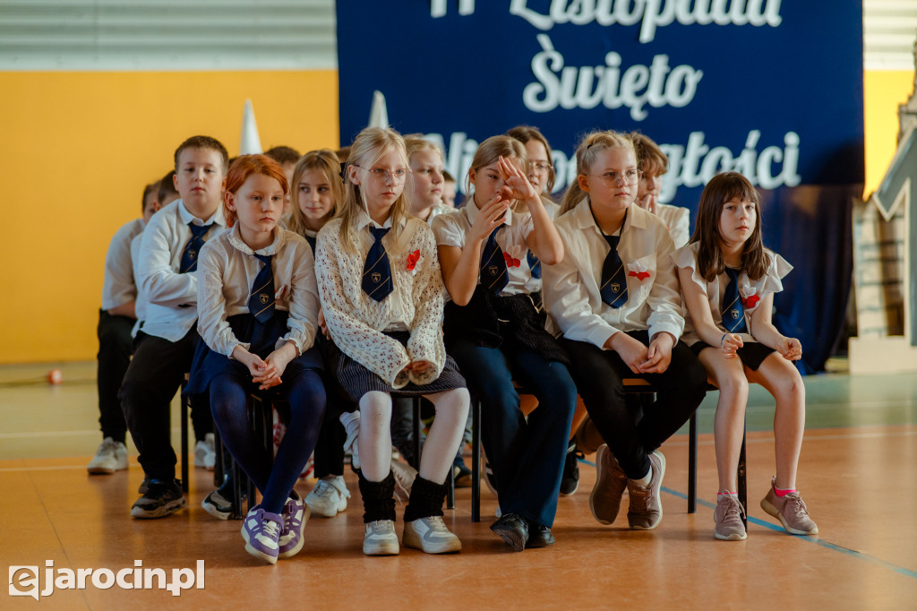 Akademia z okazji Narodowego Święta Niepodległości w ZS nr 4 w Jarocinie