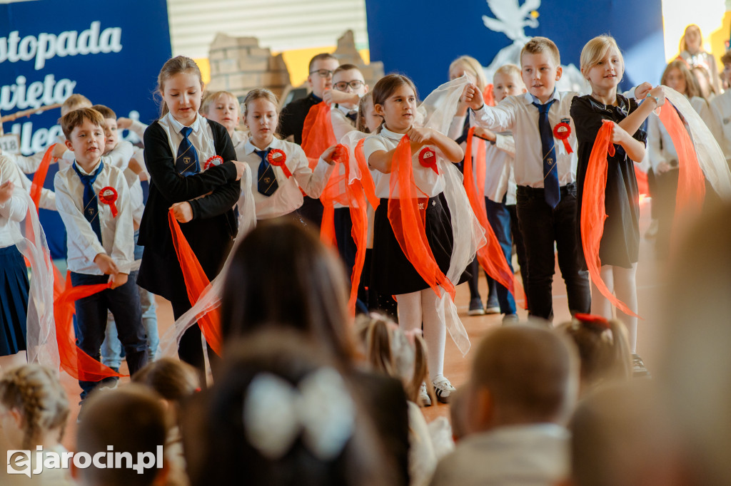 Akademia z okazji Narodowego Święta Niepodległości w ZS nr 4 w Jarocinie