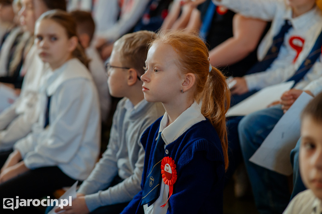 Akademia z okazji Narodowego Święta Niepodległości w ZS nr 4 w Jarocinie