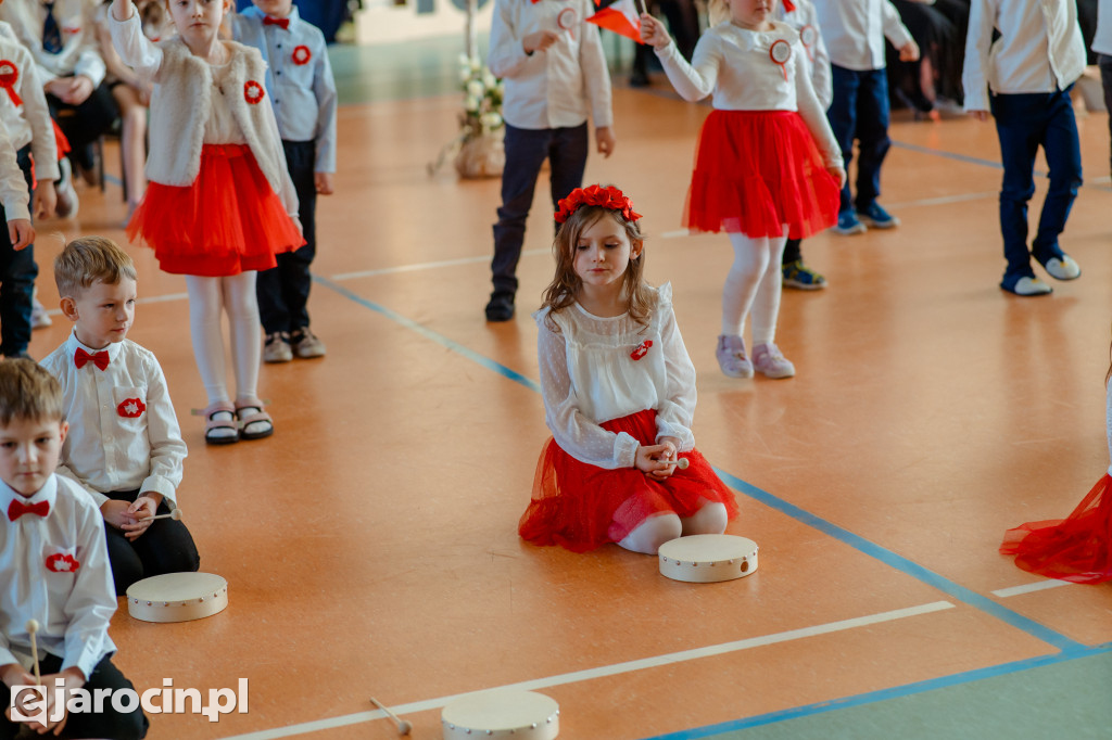 Akademia z okazji Narodowego Święta Niepodległości w ZS nr 4 w Jarocinie