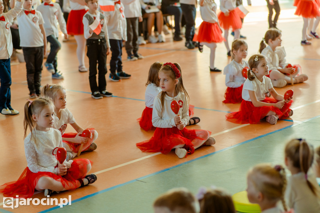 Akademia z okazji Narodowego Święta Niepodległości w ZS nr 4 w Jarocinie
