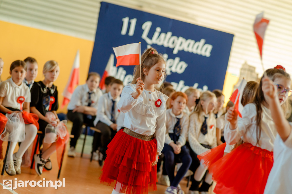 Akademia z okazji Narodowego Święta Niepodległości w ZS nr 4 w Jarocinie