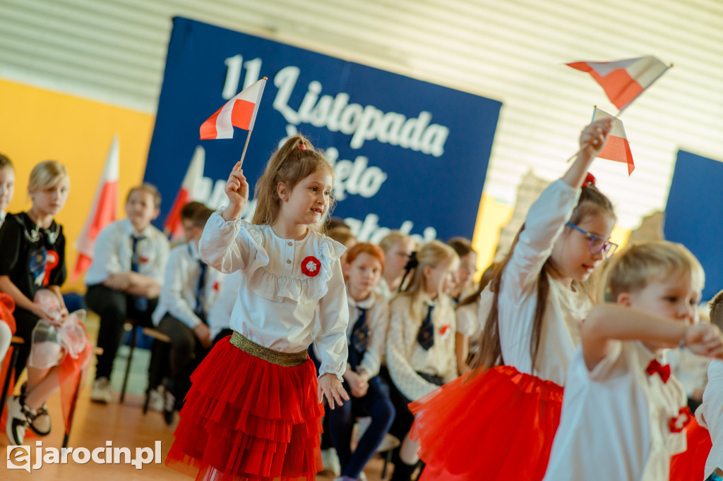 Akademia z okazji Narodowego Święta Niepodległości w ZS nr 4 w Jarocinie