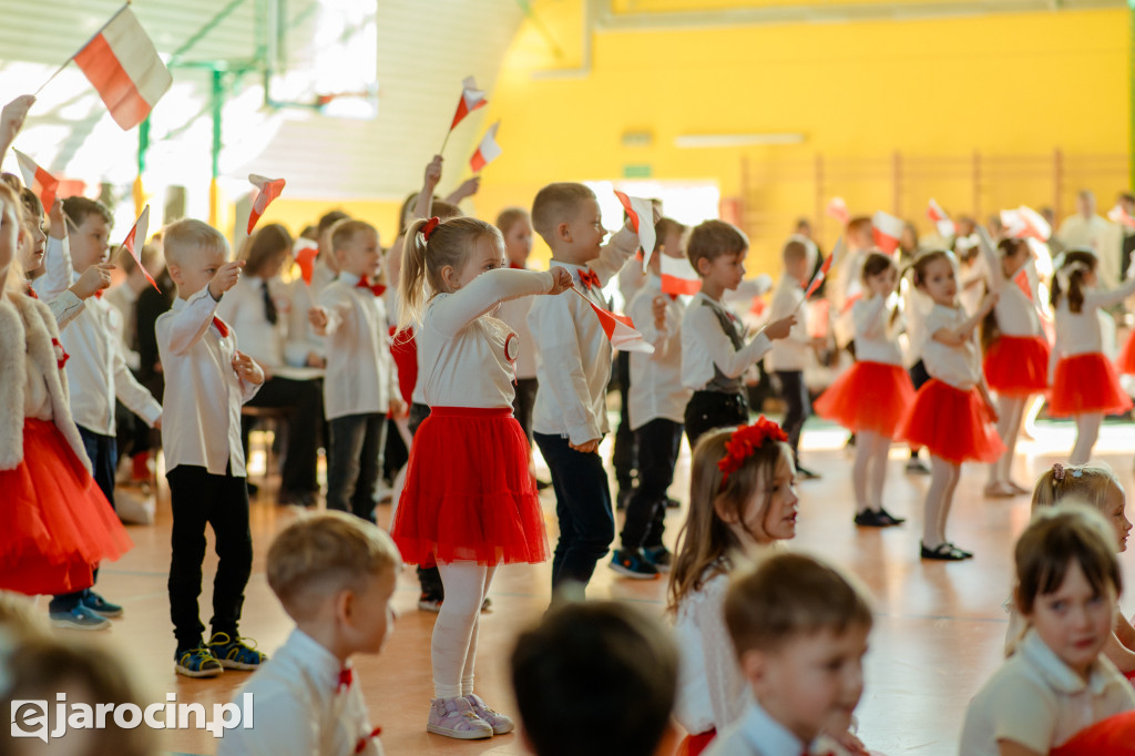 Akademia z okazji Narodowego Święta Niepodległości w ZS nr 4 w Jarocinie