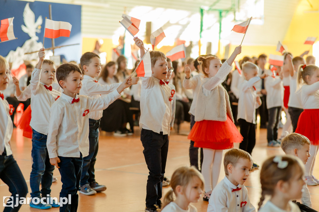 Akademia z okazji Narodowego Święta Niepodległości w ZS nr 4 w Jarocinie