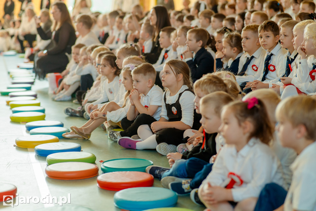 Akademia z okazji Narodowego Święta Niepodległości w ZS nr 4 w Jarocinie