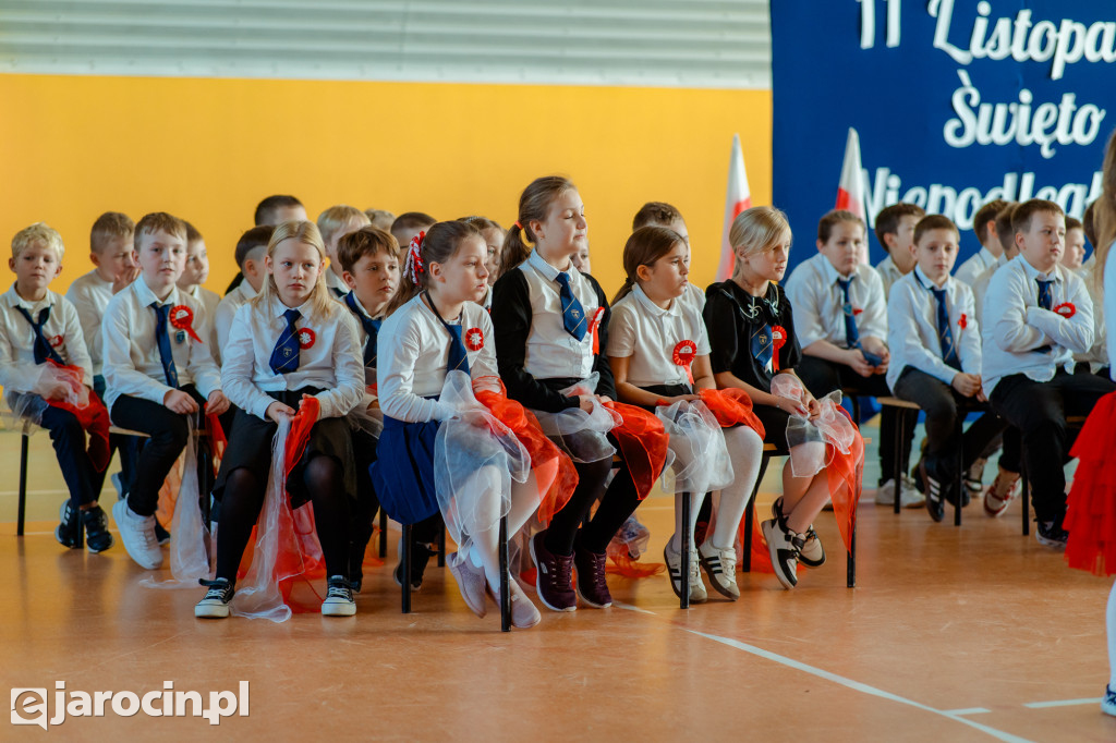 Akademia z okazji Narodowego Święta Niepodległości w ZS nr 4 w Jarocinie