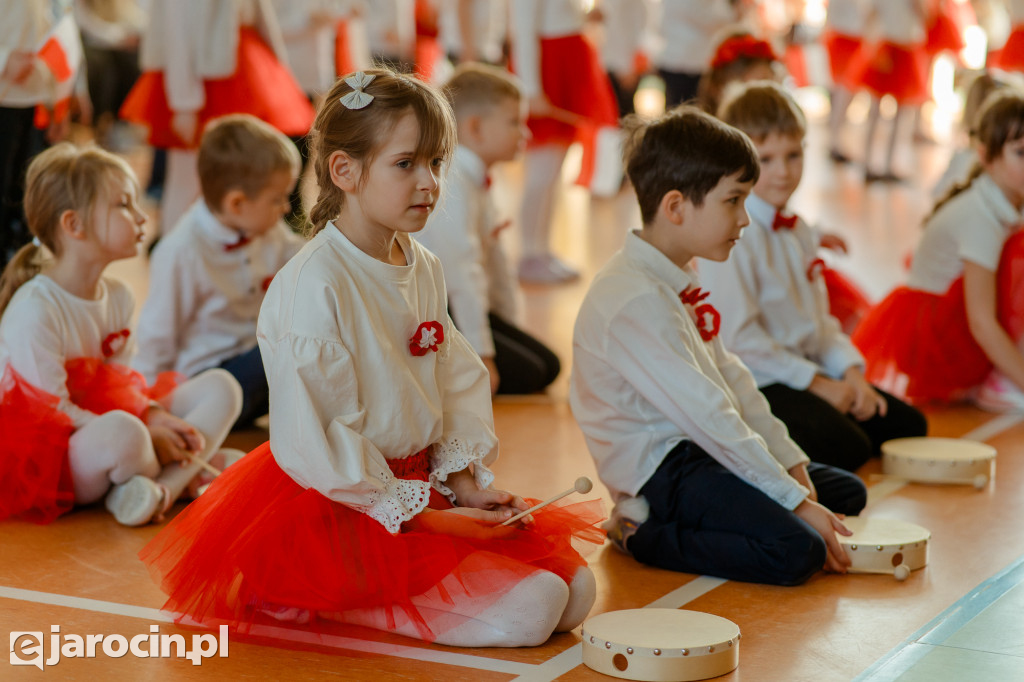 Akademia z okazji Narodowego Święta Niepodległości w ZS nr 4 w Jarocinie