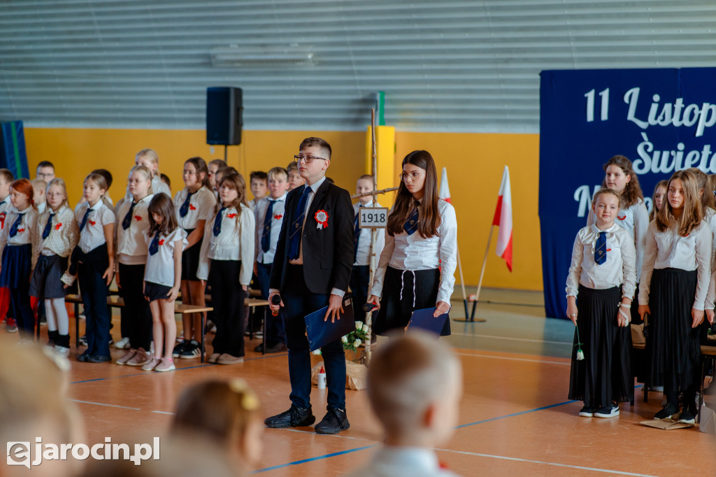 Akademia z okazji Narodowego Święta Niepodległości w ZS nr 4 w Jarocinie