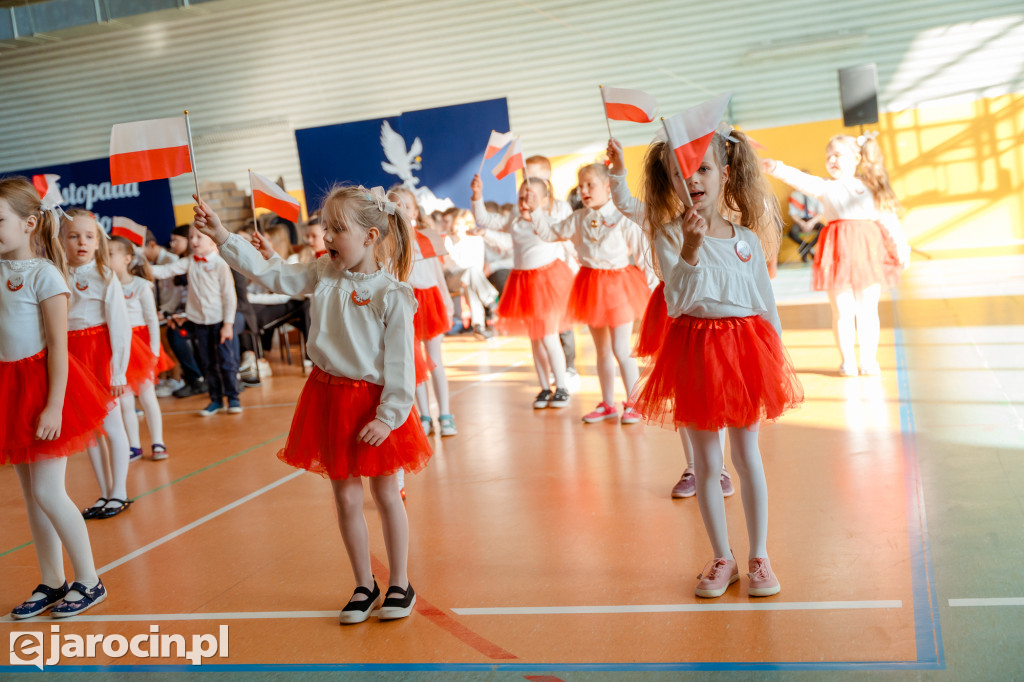 Akademia z okazji Narodowego Święta Niepodległości w ZS nr 4 w Jarocinie