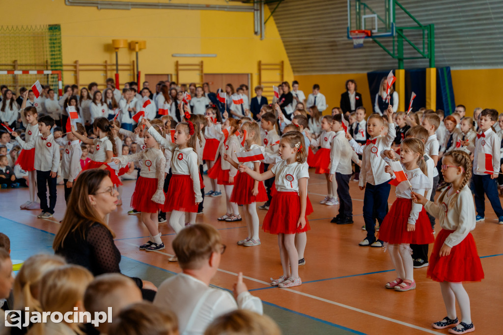 Akademia z okazji Narodowego Święta Niepodległości w ZS nr 4 w Jarocinie