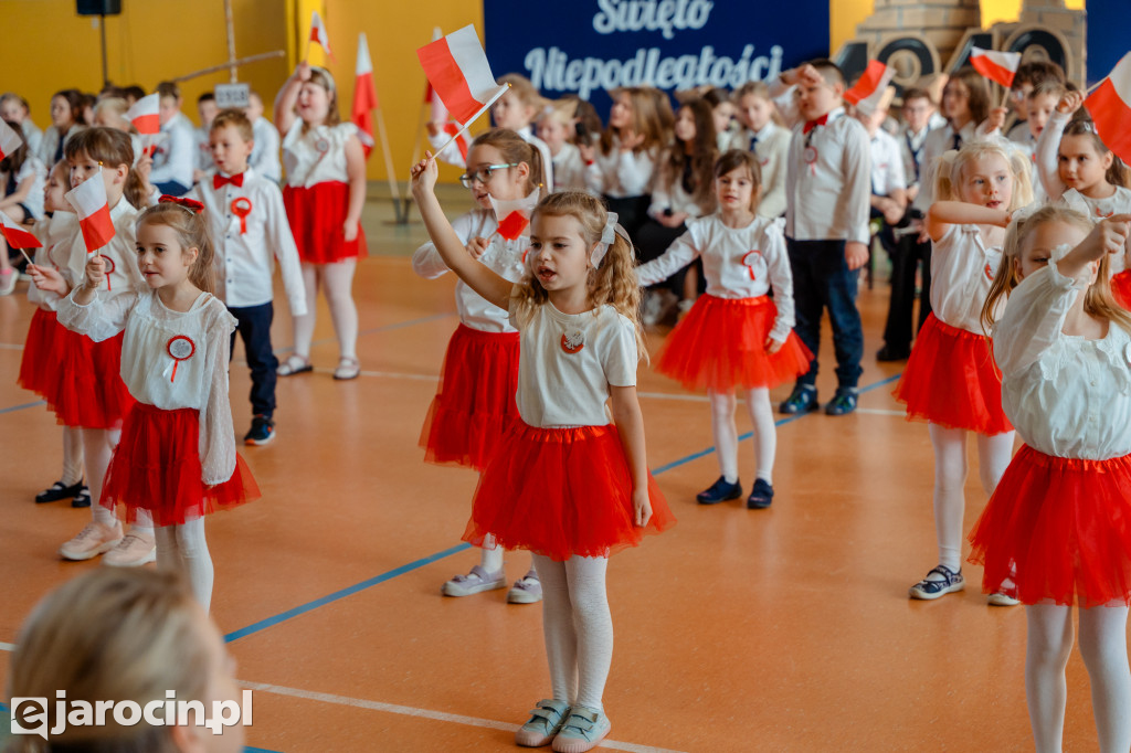 Akademia z okazji Narodowego Święta Niepodległości w ZS nr 4 w Jarocinie