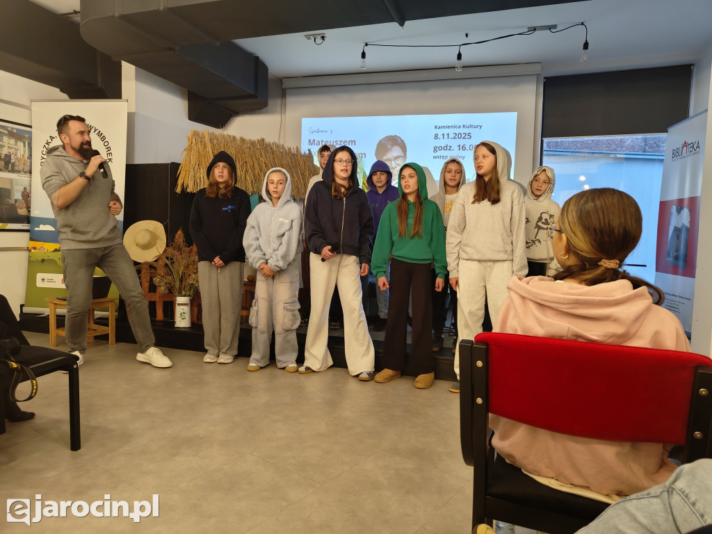 Mateusz Adamczyk odwiedził Jarocin i zdradził tajemnice polszczyzny