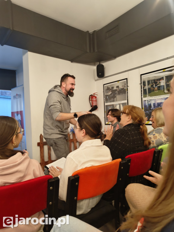 Mateusz Adamczyk odwiedził Jarocin i zdradził tajemnice polszczyzny