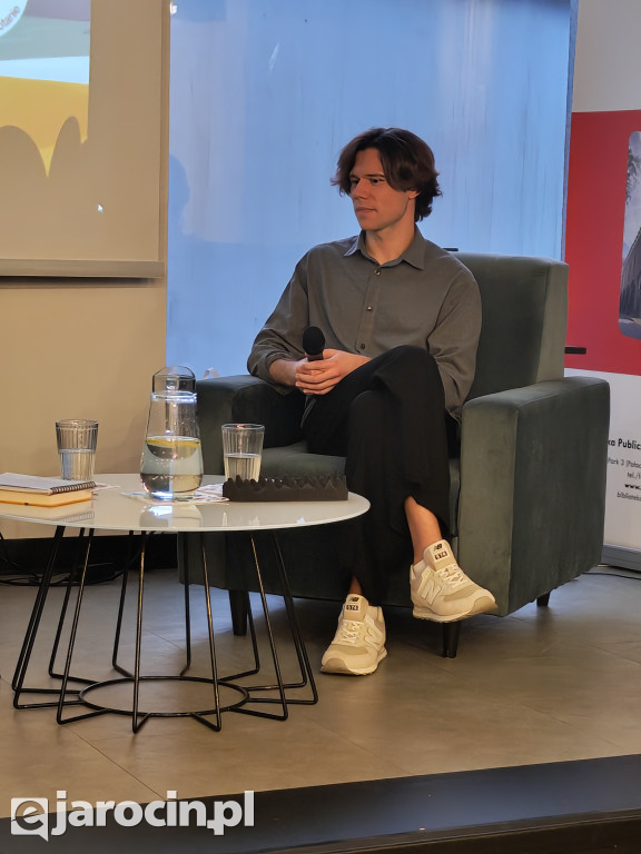 Mateusz Adamczyk odwiedził Jarocin i zdradził tajemnice polszczyzny