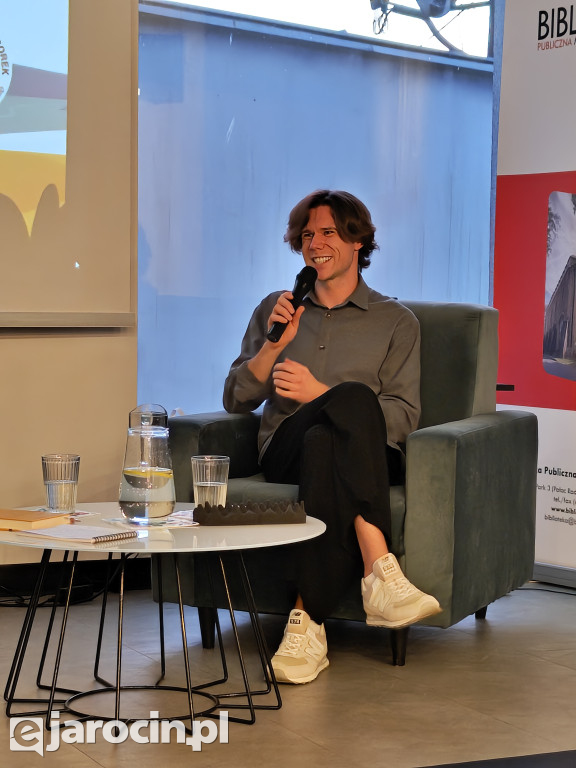 Mateusz Adamczyk odwiedził Jarocin i zdradził tajemnice polszczyzny