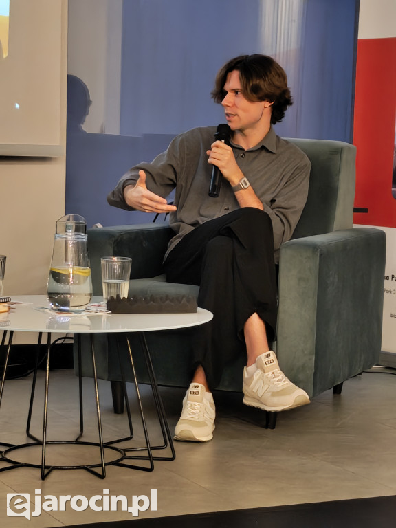 Mateusz Adamczyk odwiedził Jarocin i zdradził tajemnice polszczyzny