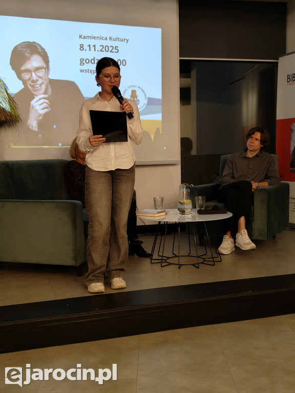 Mateusz Adamczyk odwiedził Jarocin i zdradził tajemnice polszczyzny