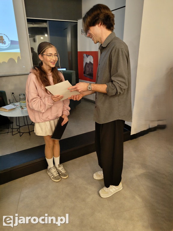 Mateusz Adamczyk odwiedził Jarocin i zdradził tajemnice polszczyzny