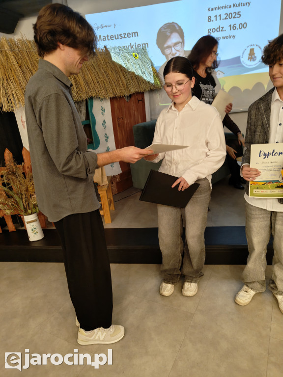 Mateusz Adamczyk odwiedził Jarocin i zdradził tajemnice polszczyzny