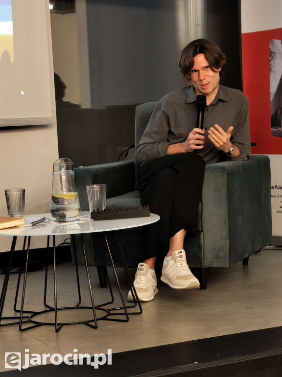 Mateusz Adamczyk odwiedził Jarocin i zdradził tajemnice polszczyzny