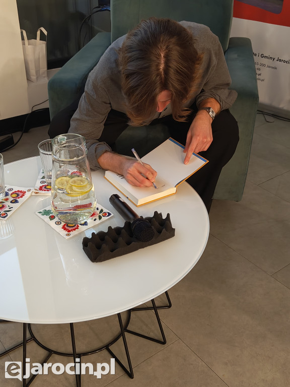 Mateusz Adamczyk odwiedził Jarocin i zdradził tajemnice polszczyzny