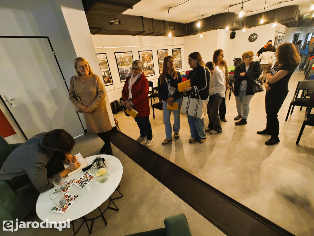 Mateusz Adamczyk odwiedził Jarocin i zdradził tajemnice polszczyzny