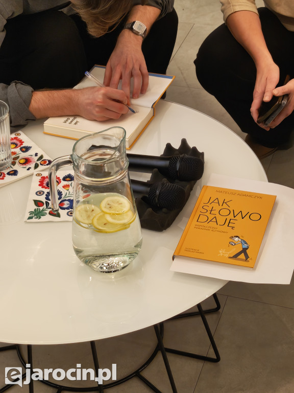 Mateusz Adamczyk odwiedził Jarocin i zdradził tajemnice polszczyzny