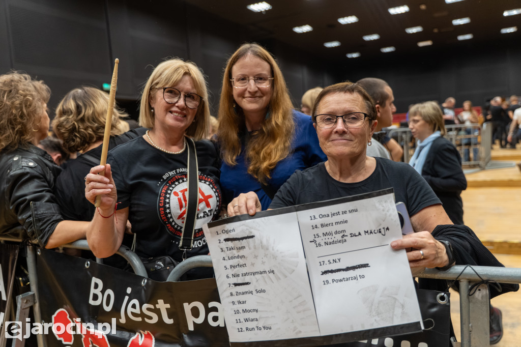 Père-Lachaise rozgrzał publiczność, a Ira ją porwała