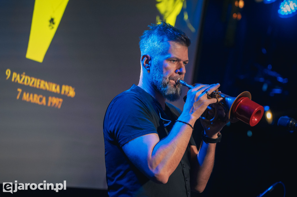 9. Rockowe Zaduszki w Żerkowie – muzyka, emocje i jubileusz Raz Dwa Trzy