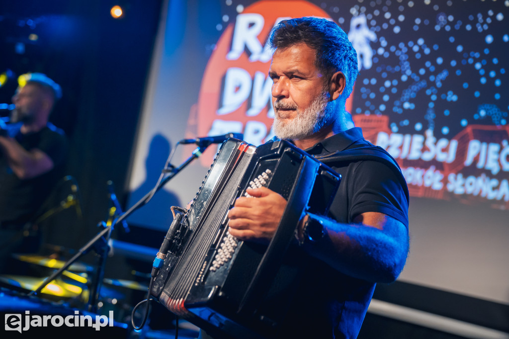 9. Rockowe Zaduszki w Żerkowie – muzyka, emocje i jubileusz Raz Dwa Trzy