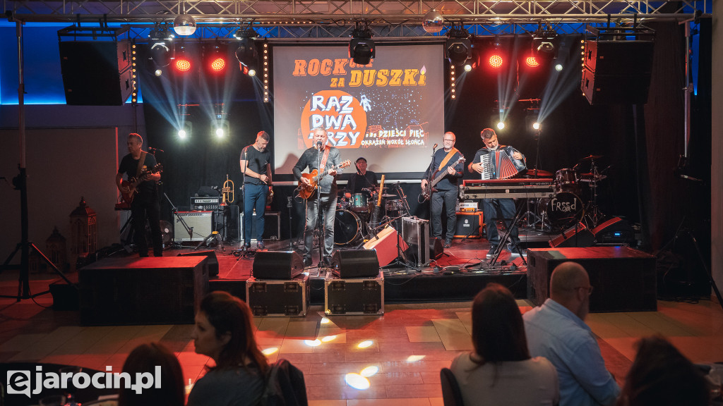 9. Rockowe Zaduszki w Żerkowie – muzyka, emocje i jubileusz Raz Dwa Trzy