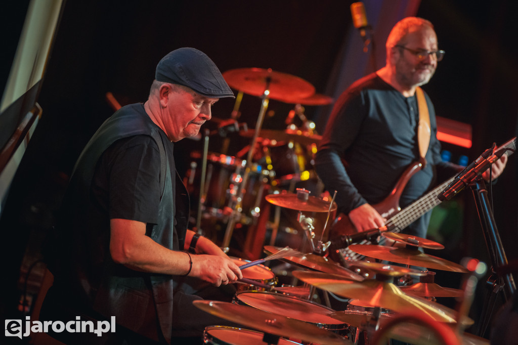 9. Rockowe Zaduszki w Żerkowie – muzyka, emocje i jubileusz Raz Dwa Trzy