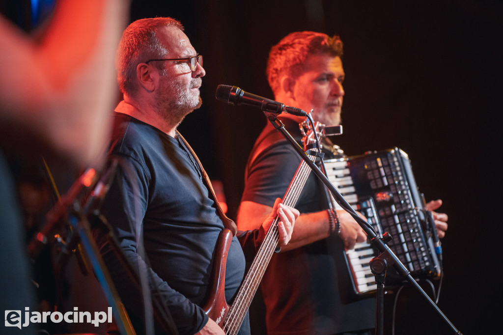 9. Rockowe Zaduszki w Żerkowie – muzyka, emocje i jubileusz Raz Dwa Trzy