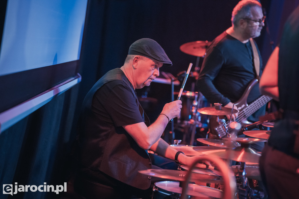 9. Rockowe Zaduszki w Żerkowie – muzyka, emocje i jubileusz Raz Dwa Trzy