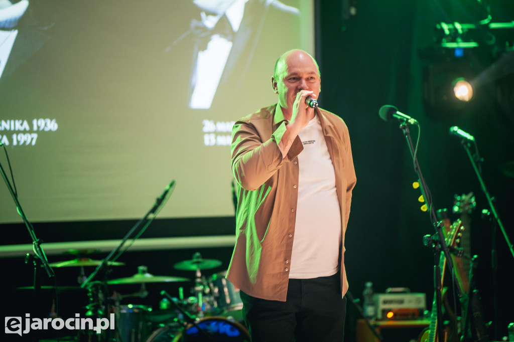 9. Rockowe Zaduszki w Żerkowie – muzyka, emocje i jubileusz Raz Dwa Trzy