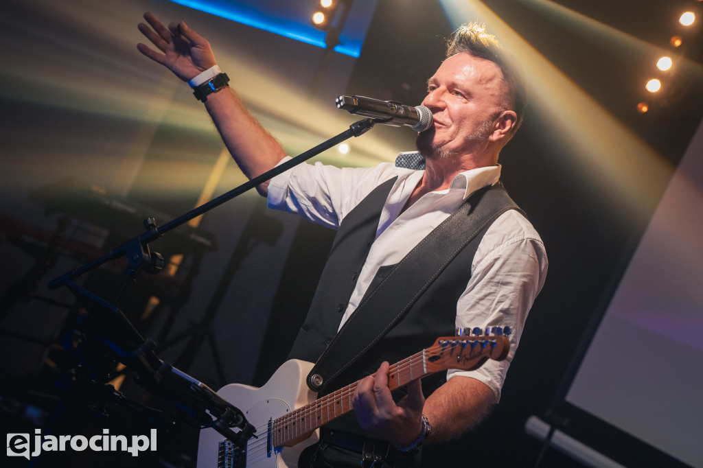 9. Rockowe Zaduszki w Żerkowie – muzyka, emocje i jubileusz Raz Dwa Trzy