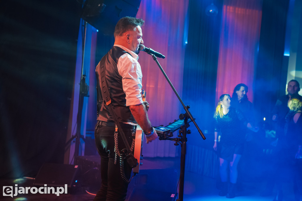 9. Rockowe Zaduszki w Żerkowie – muzyka, emocje i jubileusz Raz Dwa Trzy