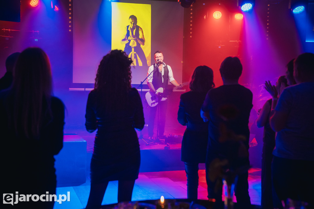 9. Rockowe Zaduszki w Żerkowie – muzyka, emocje i jubileusz Raz Dwa Trzy