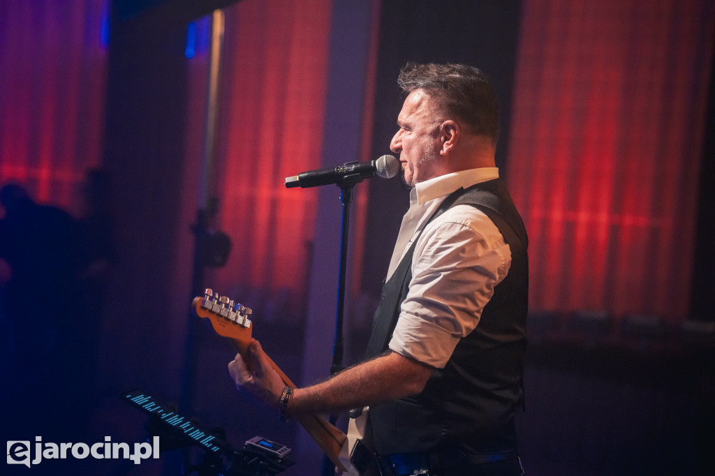 9. Rockowe Zaduszki w Żerkowie – muzyka, emocje i jubileusz Raz Dwa Trzy