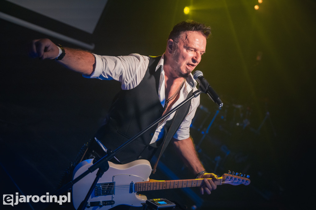 9. Rockowe Zaduszki w Żerkowie – muzyka, emocje i jubileusz Raz Dwa Trzy