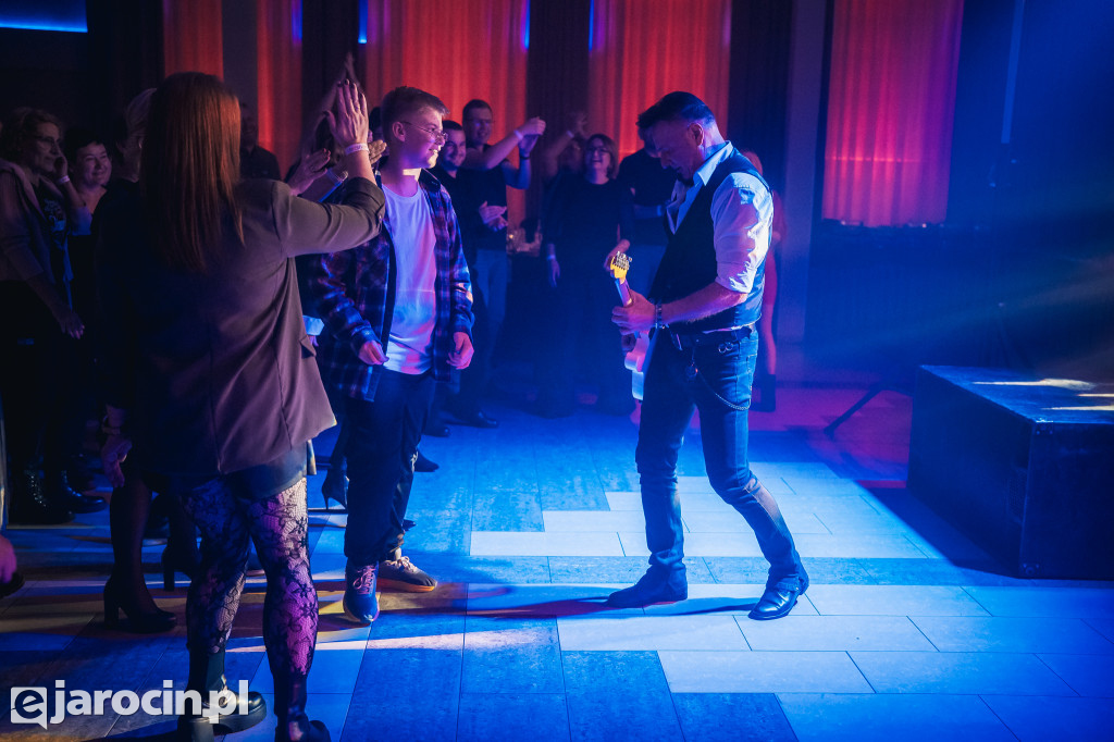 9. Rockowe Zaduszki w Żerkowie – muzyka, emocje i jubileusz Raz Dwa Trzy