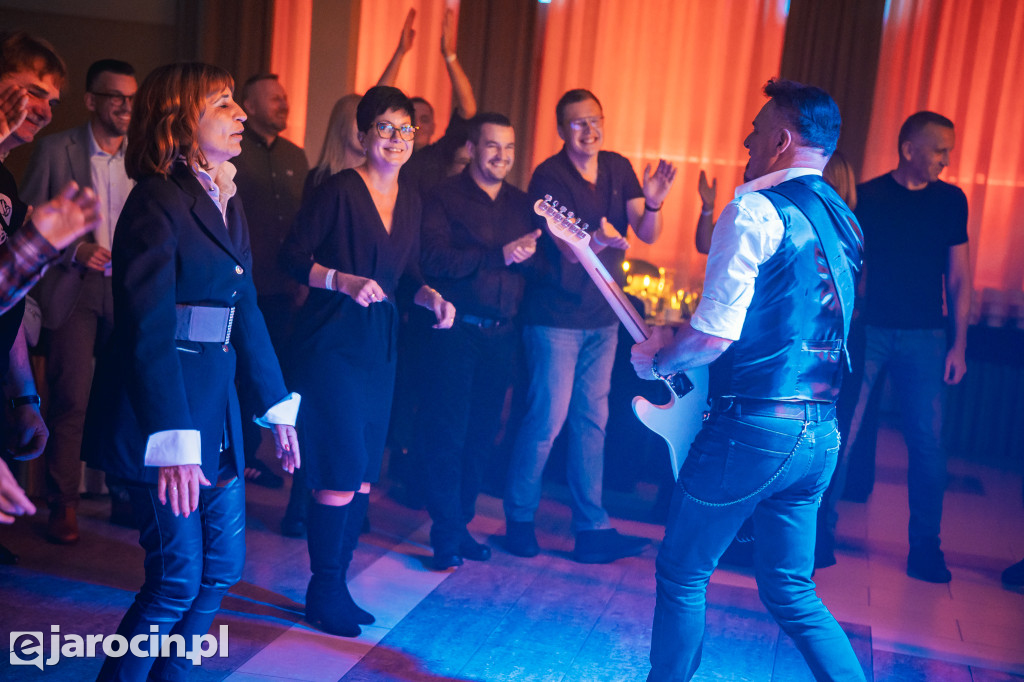 9. Rockowe Zaduszki w Żerkowie – muzyka, emocje i jubileusz Raz Dwa Trzy