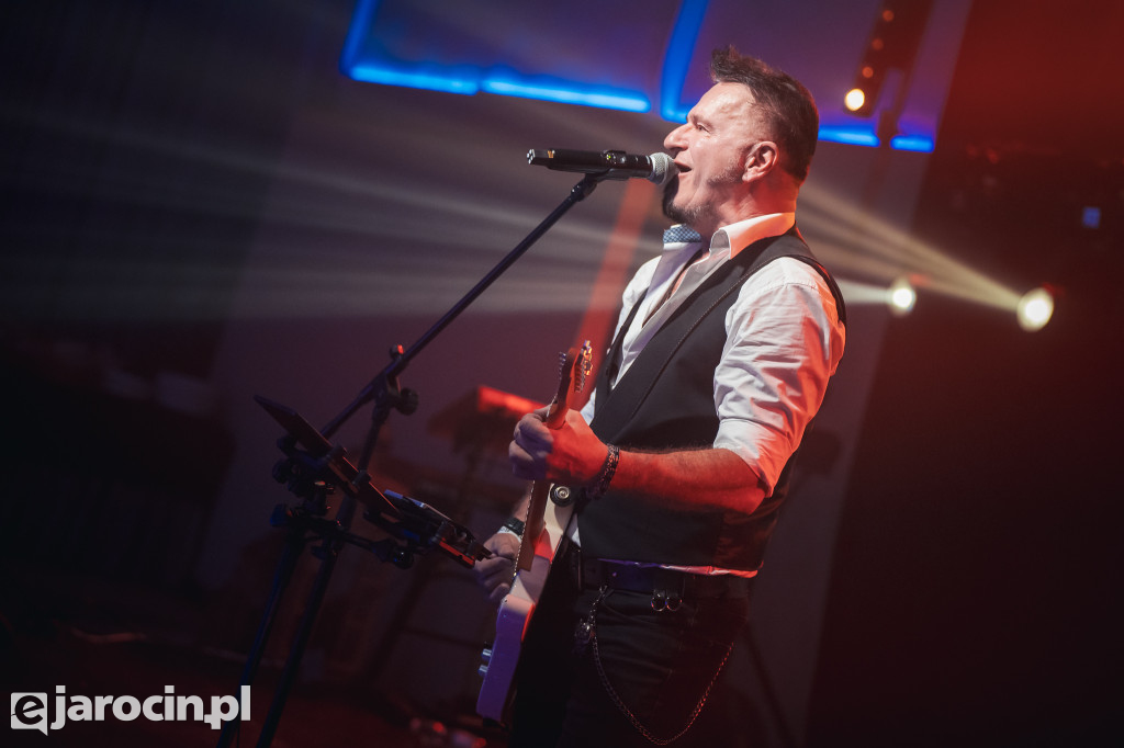 9. Rockowe Zaduszki w Żerkowie – muzyka, emocje i jubileusz Raz Dwa Trzy