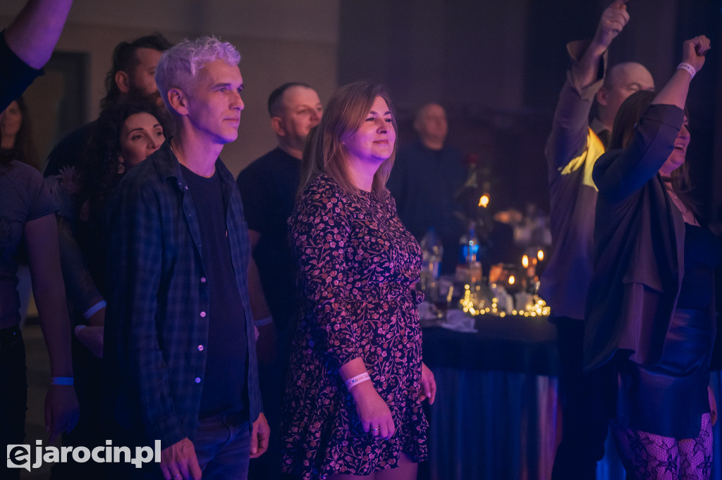 9. Rockowe Zaduszki w Żerkowie – muzyka, emocje i jubileusz Raz Dwa Trzy