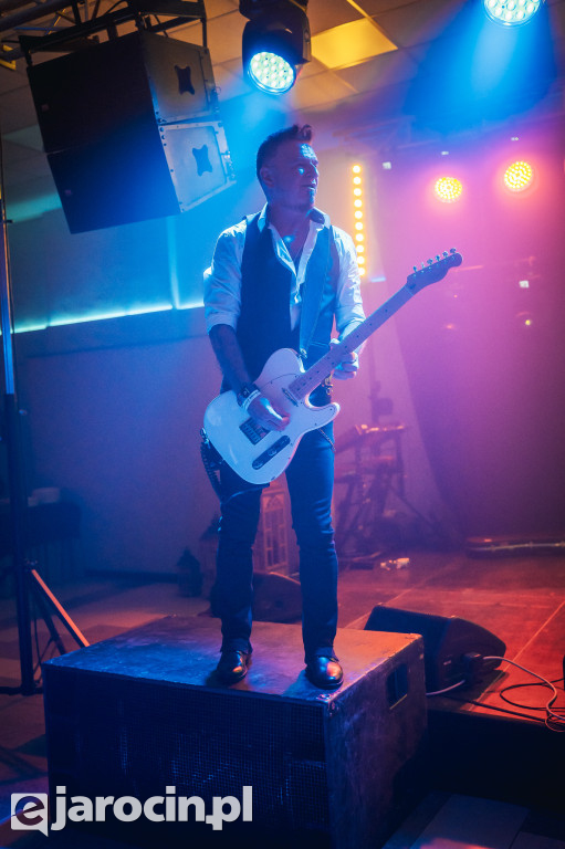 9. Rockowe Zaduszki w Żerkowie – muzyka, emocje i jubileusz Raz Dwa Trzy