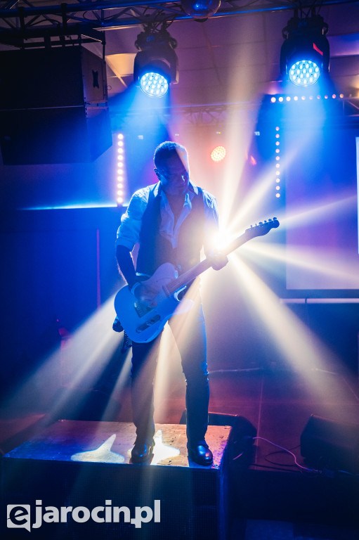 9. Rockowe Zaduszki w Żerkowie – muzyka, emocje i jubileusz Raz Dwa Trzy