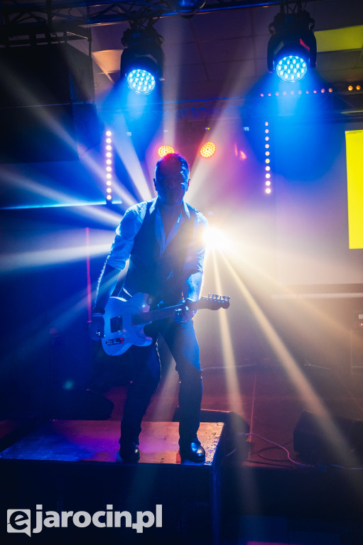 9. Rockowe Zaduszki w Żerkowie – muzyka, emocje i jubileusz Raz Dwa Trzy