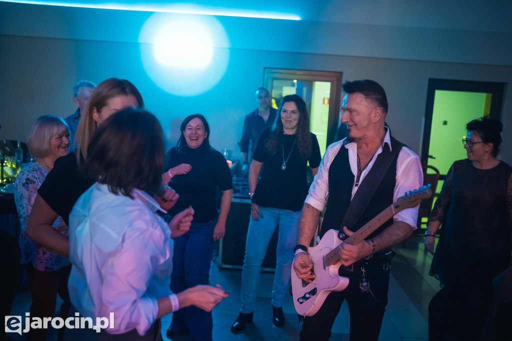 9. Rockowe Zaduszki w Żerkowie – muzyka, emocje i jubileusz Raz Dwa Trzy