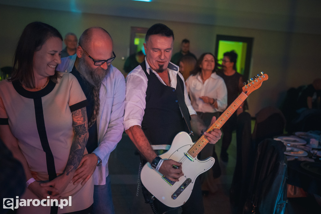 9. Rockowe Zaduszki w Żerkowie – muzyka, emocje i jubileusz Raz Dwa Trzy